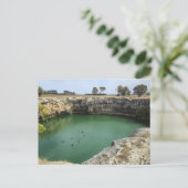 Kalksteinklippen und smaragdfarbene Gewässer Postkarte (Stehend Vorderseite)