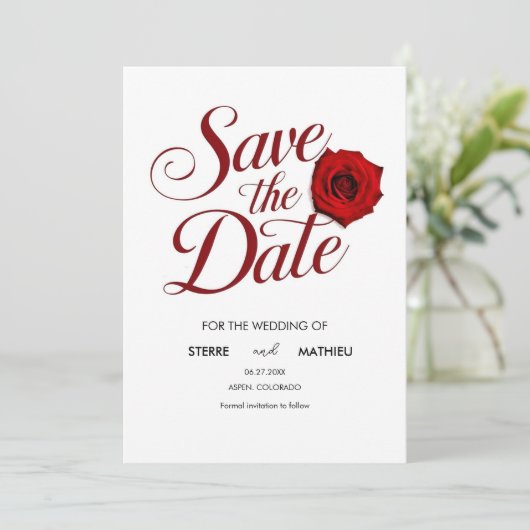 Kalligrafie-Editierbare Rote Rose Hochzeit Save The Date (Stehend Vorderseite)