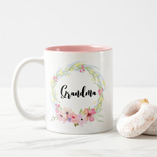Kalligrafie, Oma und Blumenreath Zweifarbige Tasse (Mit Donut)