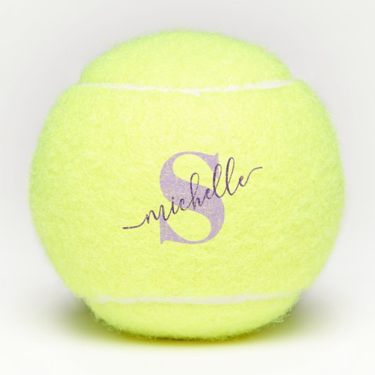 Kalligrafie Personalisierter Monogrammname Lila Tennisbälle (Vorderseite)
