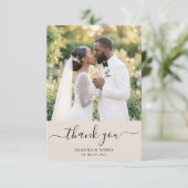 Kalligrafie-Script Moderne Foto-Hochzeit Dankeskarte (Stehend Vorderseite)