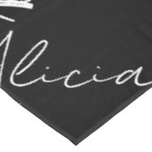 Kalligrafie Skriptname Art Schwarz-weiß Modern Tischdecke (Schrägansicht)