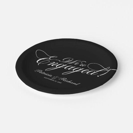 Kalligrafie Wir sind Verlobte Engagement Party Bla Pappteller (Schrägansicht)