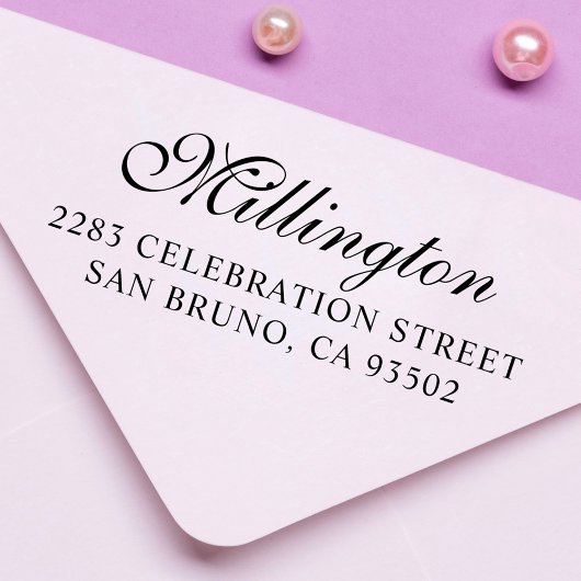 Kalligrafische Familienname Skript und Rücksendead Gummistempel