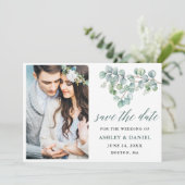 Kalligrafisches Grünes Eukalyptus-Blätter Save The Date (Stehend Vorderseite)