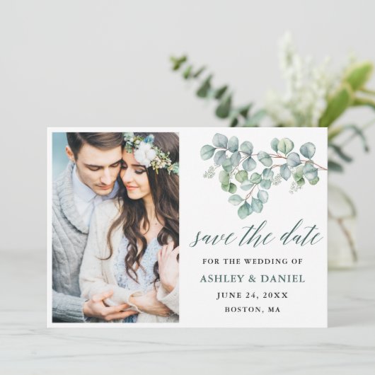Kalligrafisches Grünes Eukalyptus-Blätter Save The Date (Stehend Vorderseite)