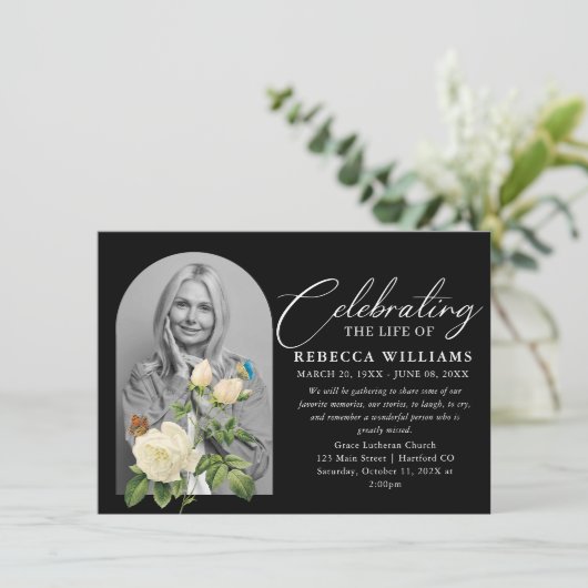 Kalligraphie-Feier der weißen Blume Einladung (Stehend Vorderseite)