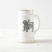 Kalligraphie-Löwe (Schwarzes) Bierglas (VorderseiteRechts)