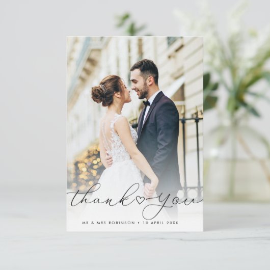 Kalligraphie-Skript für Neuvermählte Hochzeit-Foto Dankeskarte (Stehend Vorderseite)