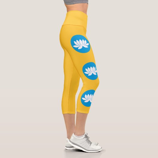 Kalmykia Flag Capri Leggings (Rechts)