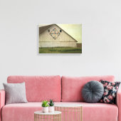 Kalona Barn Quilt Leinwanddruck (Insitu (Wohnzimmer))