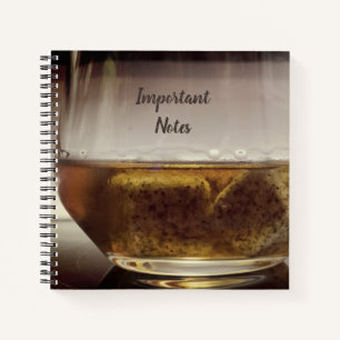 Kaltes Glas Whiskey Notizbuch