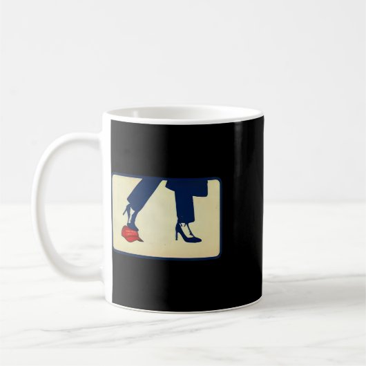 Kamala 2024 Anti Mega High Heels Step on Red Hat Kaffeetasse (Links)