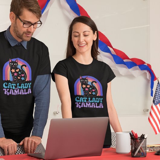 Kamala: Die spielerische Hommage eines Katzenliebh T-Shirt