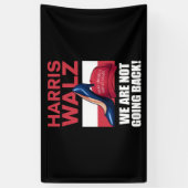 Kamala Harris Heels treten auf Red MAGA Hat Banner (Vertikal)