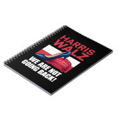 Kamala Harris Heels treten auf Red MAGA Hat Notizblock (Linke Seite)