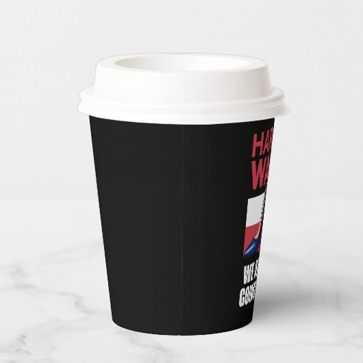 Kamala Harris Heels treten auf Red MAGA Hat Pappbecher (Rechts)