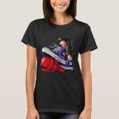 Kamala Harris High Heels Stepping auf Red Hat T-Shirt (Vorderseite)