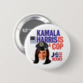 Kamala Harris ist ein Polizist Button (Vorne & Hinten)