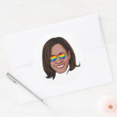 Kamala Harris - Kopf bei Aviators Rainbow Runder Aufkleber (Umschlag)