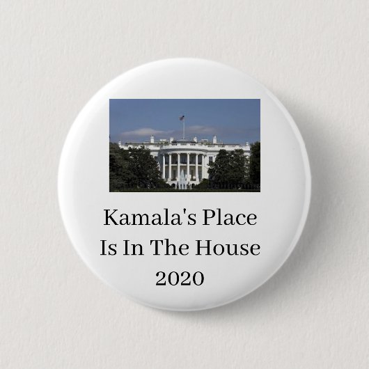Kamala Harris Place befindet sich im Knopf des Wei Button (Vorderseite)