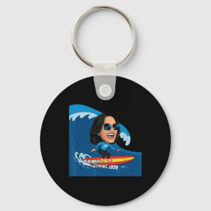 Kamala Harris reiten Surfbrett auf einer blauen We Schlüsselanhänger