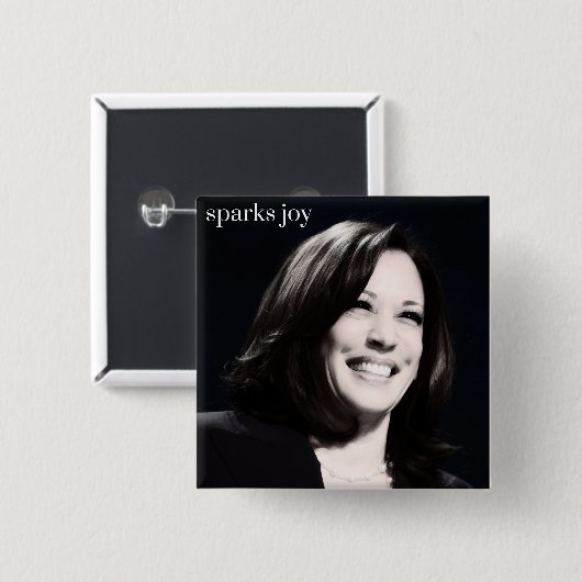 Kamala Harris Sparks Joy Button (Vorne & Hinten)