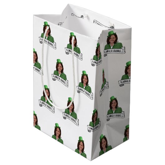 Kamala Harris St. Patrick's Day Mittlere Geschenktüte (Rückseite Schrägansicht)