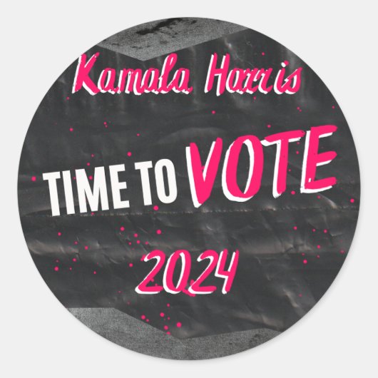 Kamala Harris Sticker. Dunkel mit rosa Schriftart. Runder Aufkleber (Vorderseite)