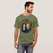 Kamala Harris Tim Walz Präsident Camouflage für Fo T-Shirt (Vorne ganz)