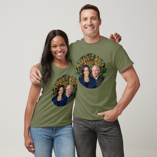 Kamala Harris Tim Walz Präsident Camouflage für Fo T-Shirt (Unisex)