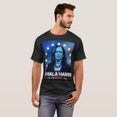 Kamala Harris Wahlkampfreise 2024 T-Shirt (Vorne ganz)