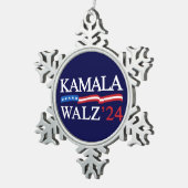 Kamala Harris Walz 2024 offensichtlich blau Schneeflocken Zinn-Ornament (Rechts)