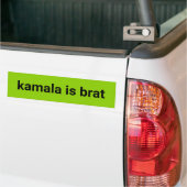 Kamala ist die braune moderne Typografie schwarzer Autoaufkleber (Auf Lkw)