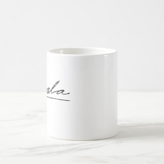 Kamala-Kursive Signatur Kaffeetasse (Mittel)