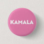 Kamala moderne, mutige Typografie weiß und rosa Button (Vorderseite)