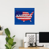 Kamala und USA in Flaggenfarben Poster (Heimbüro)