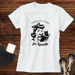 Kamalas kinderlose Cat Ladys T-Shirt<br><div class="desc">Stell dich mit diesem Katz-Dame-T - Shirt heraus,  der Kamala Harris für die Präsidentschaftskampagne unterstützt. Ein Retro-Bild einer lächelnden Frau und Katze mit der Textüberschrift "Childless Cat Ladys for Kamala",  die editierbar ist. Ihre Auswahl an Farben,  Stilen und Größen in den Dropdown-Menüs. Sieht am besten aus mit helleren Farben.</div>