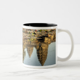 Kambodscha, Angkor Wat. Spiegelung des Tempels Zweifarbige Tasse