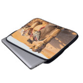 Kamel in der Oman-Wüste Laptopschutzhülle (Vorne Knopf)
