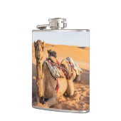 Kamel in der omanischen Wüste Flachmann (Links)