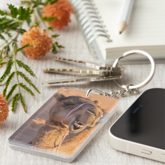 Kamel mit lustigem Gesichtsausdruck - Oman Schlüsselanhänger (Vorderseite rechts)