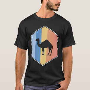 Kamel mit Retro-Farben in einem Hexagon T-Shirt