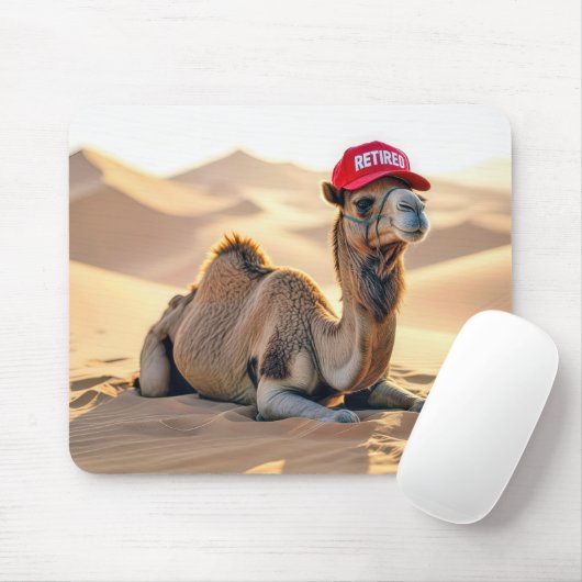 Kamel mit roter Ruheständler-Mütze Mousepad (Mit Mouse)