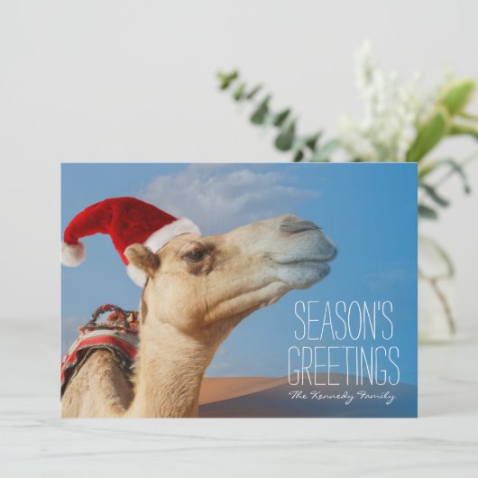 Kamel mit Weihnachtsmütze Feiertagskarte (Stehend Vorderseite)