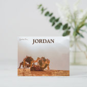 Kamele in der Wüste Jordaniens Postkarte (Stehend Vorderseite)