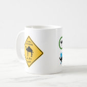 Kamelkreuzungsschild Tasse Arabisch  (Vorderseite Links)