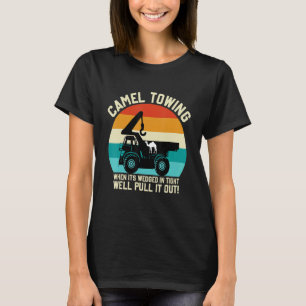 Kamelschleppen, wenn er in knackiger Farbe eingeke T-Shirt