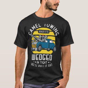 Kamelschleppen, wenn sie in der Nacht eingeklemmt T-Shirt