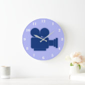 KAMERA-ILLUSTRATION MIT WEISSEN ZAHLEN GROßE WANDUHR (Zuhause)